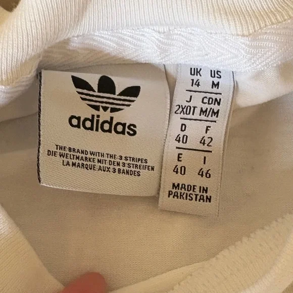 🤍Original Adidas White T-Shirt🤍size M - Picture 4 of 4